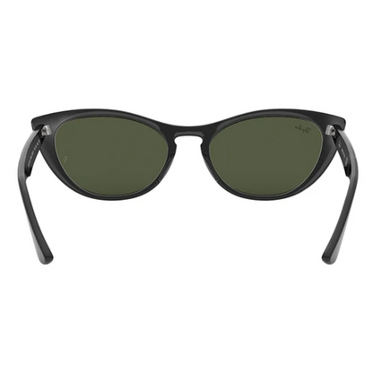 Diseño cat eye elegante y moderno en color negro