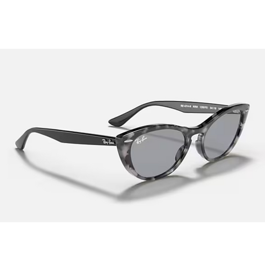 Diseño cat eye elegante con acabado marmolado gris