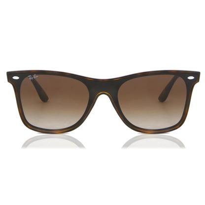Diseño Wayfarer clásico con acabado carey premium