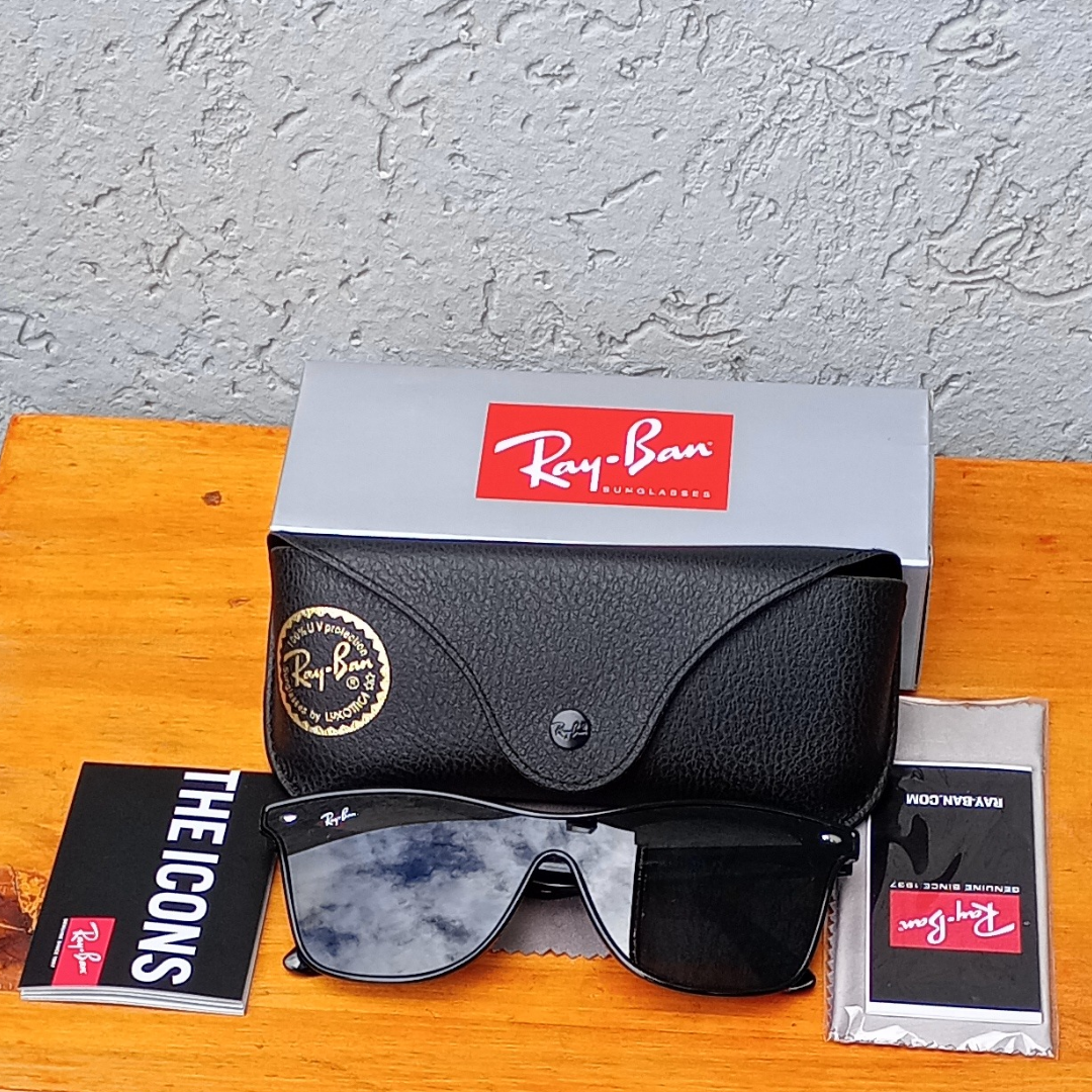 Wayfarer negro con lente verde